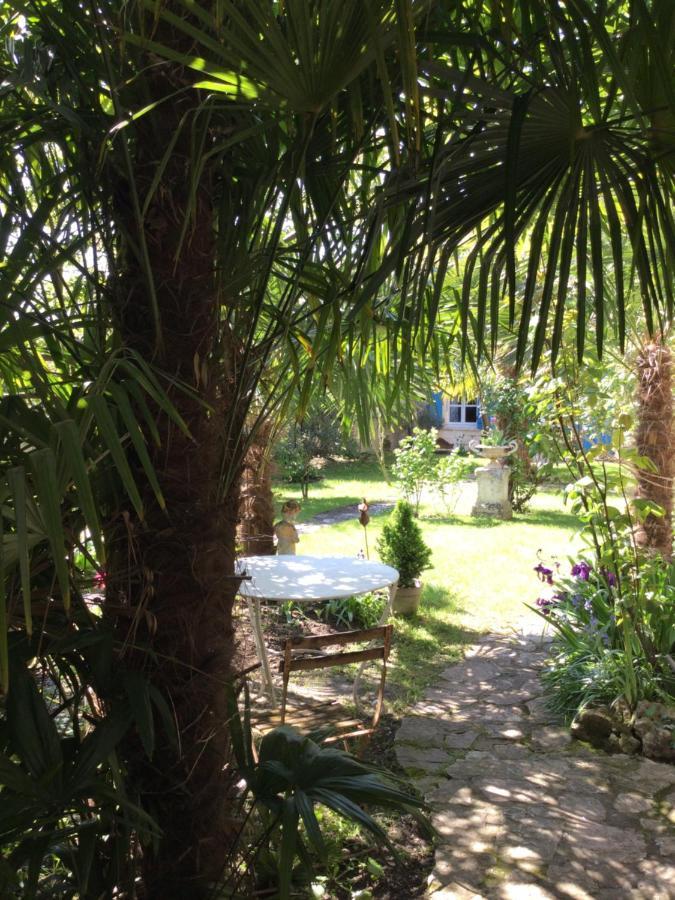 Bed & Breakfast L'orangerie Du General Saint-Jean-d'Angely